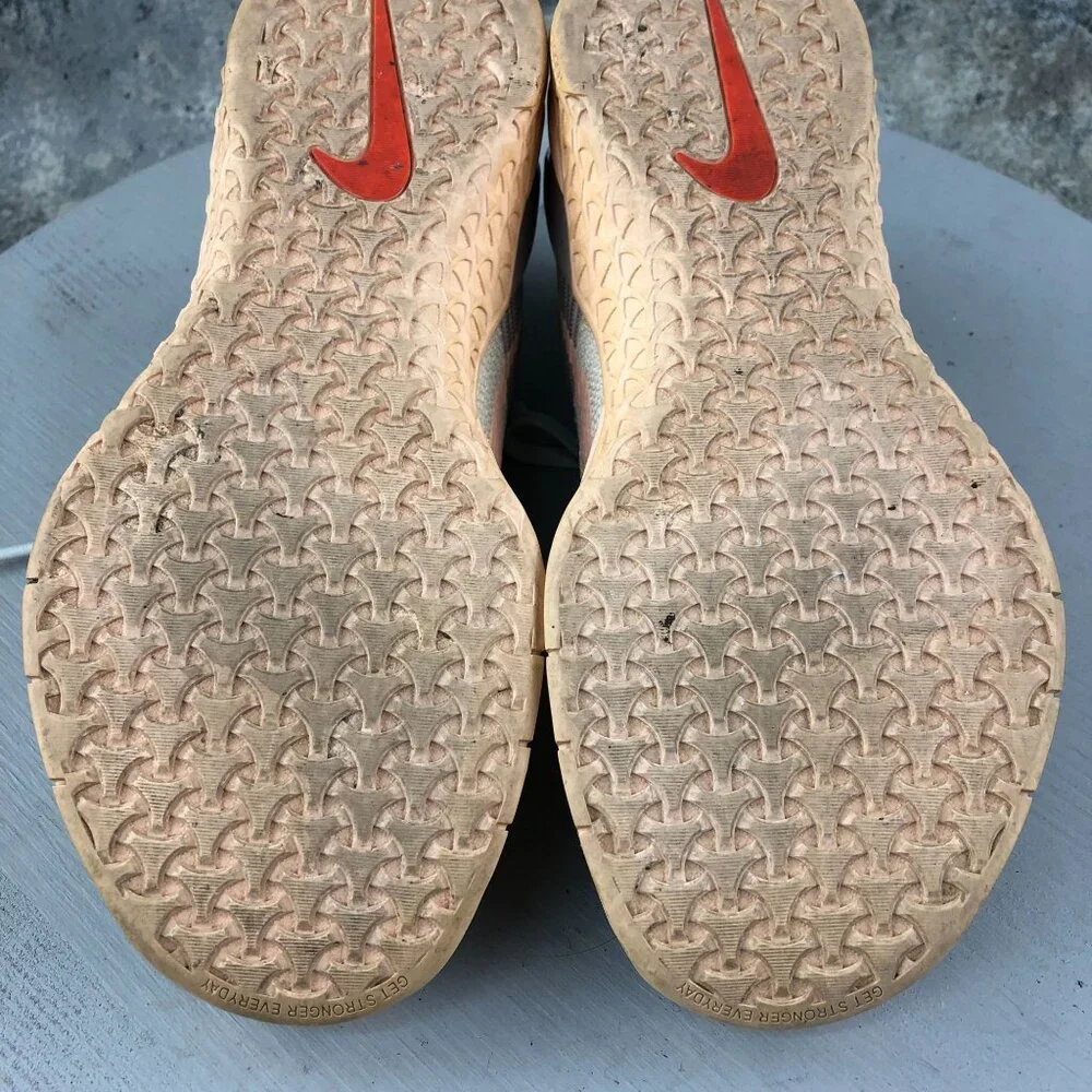 Nike Women's Size 7 Metcon DSX Flyknit 2 Grey White Peach Sneakers 924595-102